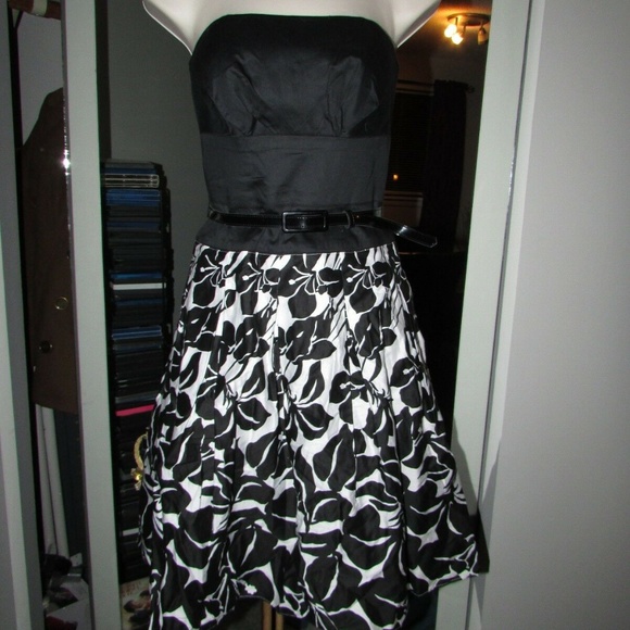 WHITE HOUSE BLACK MARKET DRESS SIZE 0 BLACK WHITE - Picture 1 of 8